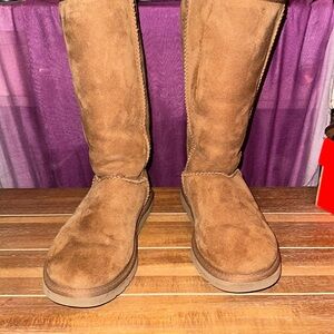 WOMENS CLASSIC UGG TALL BOOTS IN CHESTNUT